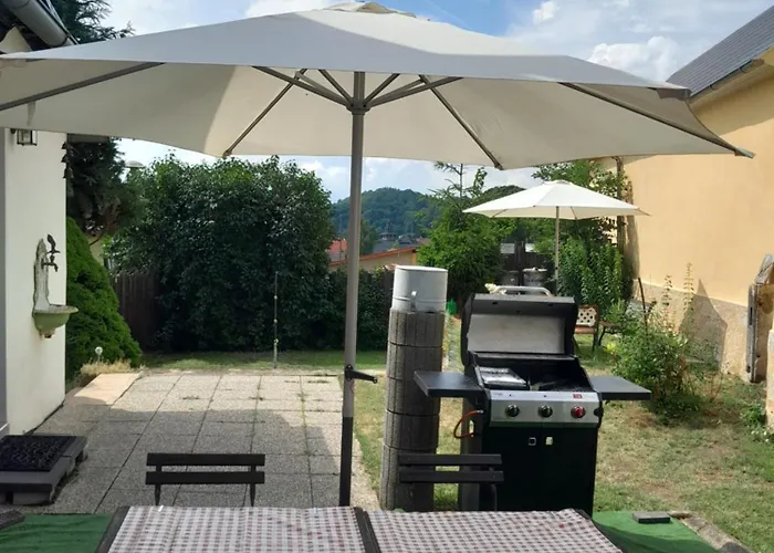 Semesterbostad U Kostela Chřibská